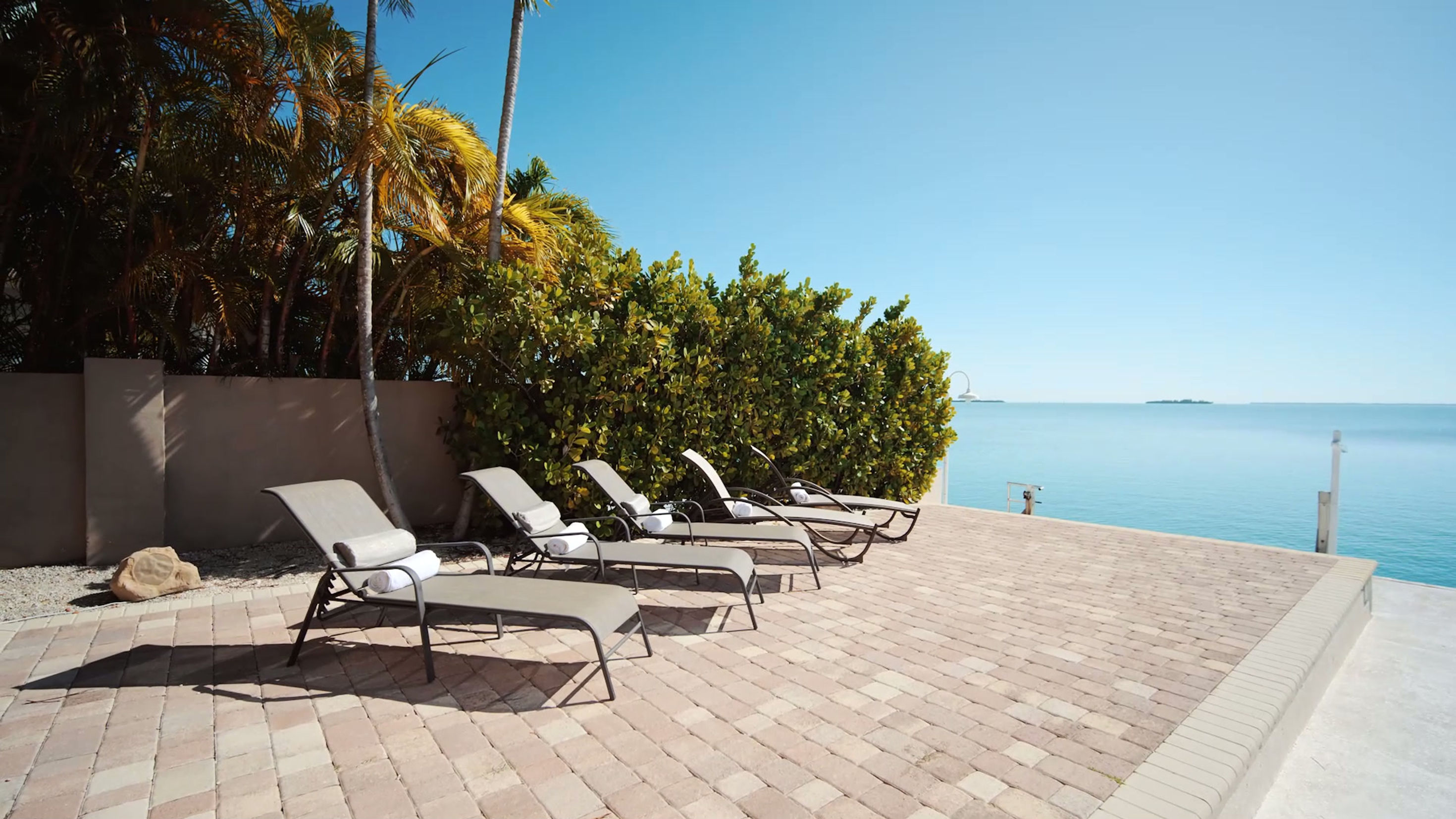 Video Tour - 414 E Caribbean Dr